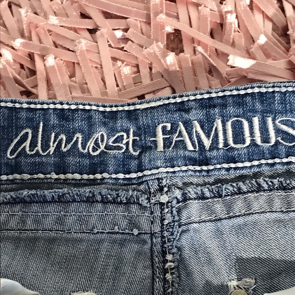 Almost famous shorts size 5 - Picture 2 of 8